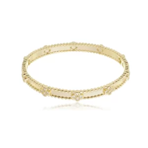 BRACELETE DETALHADO COM SEQUÊNCIA DE TREVO